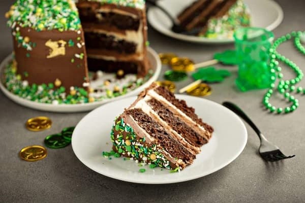 کیک شکلاتی با ترافل سبز